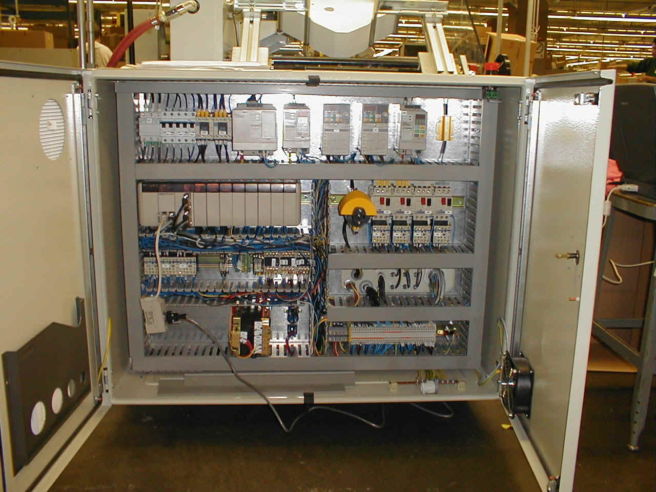 panel_1t.jpg (4601 bytes)